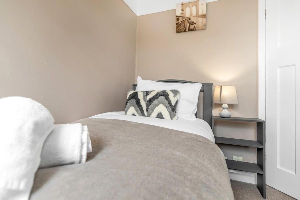 4Br Long Stays Free Parking High Speed Wi-Fi Horsford Exteriör bild