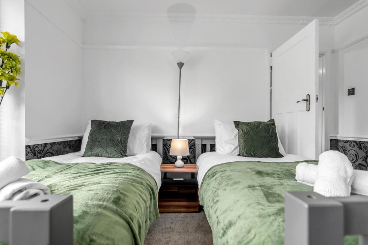 4Br Long Stays Free Parking High Speed Wi-Fi Horsford Exteriör bild